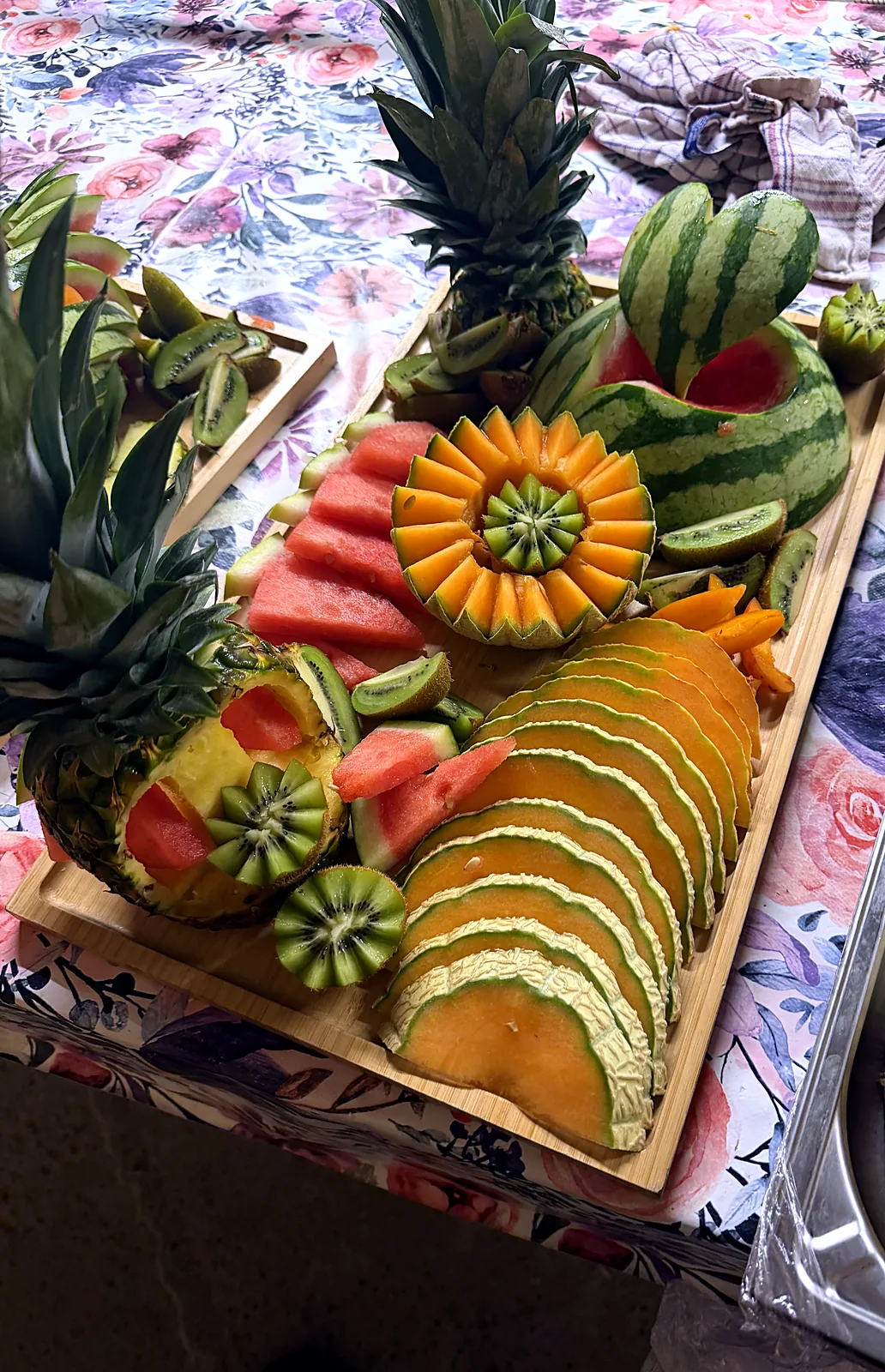Particuliers 1 Sculpture de fruits sur pastèque et ananas, pièce signature OPTraiteur